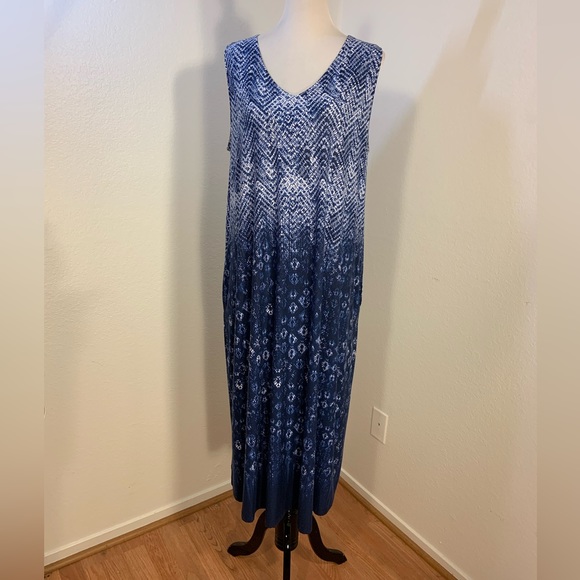 VGUC Anywear by Catherines Blue and White Tribal Print Dress - Picture 1 of 6